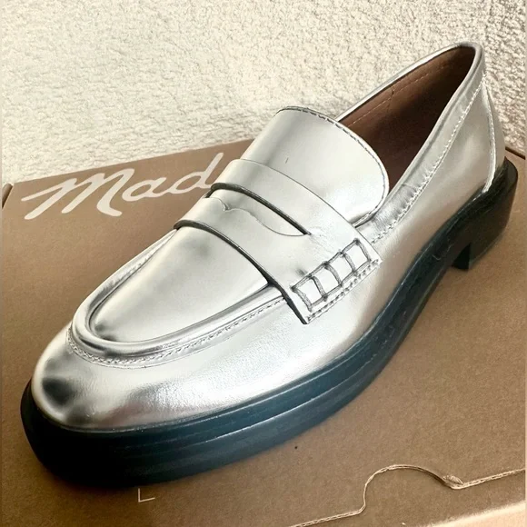 Madewell Penny Loafers in Silver Sz 6.5 - Picture 6 of 7